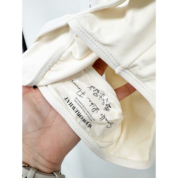 WeWoreWhat Solid Off White Danielle Belted Underwire One Piece Swimsuit M NWT - Picture 3 of 7